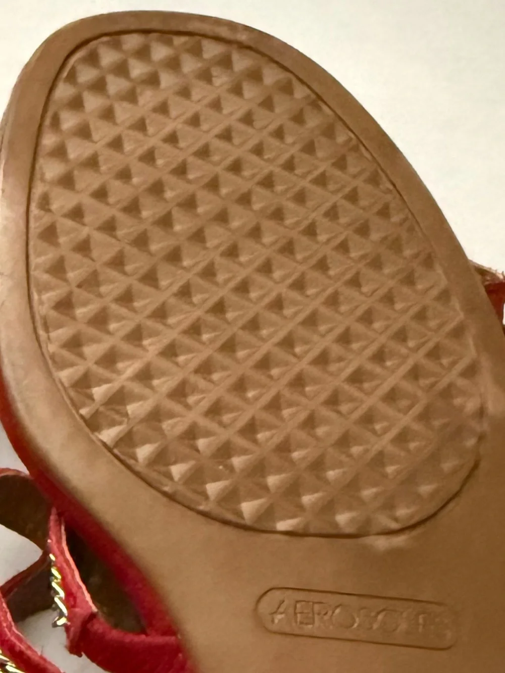 VGUC Aerosols Red Women's Super Comfy Sandals w/Gold Chain Accents Women’s 7.5